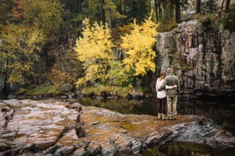 16-central-wi-fall-engagement-photos-james-stokes-photography