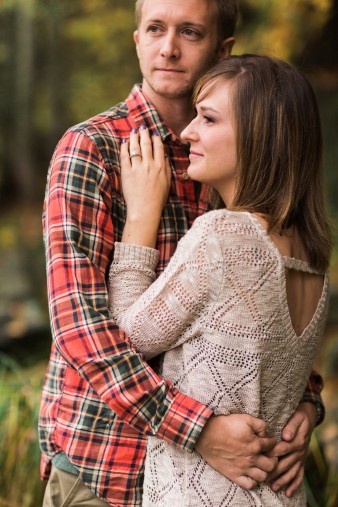 29-central-wi-fall-engagement-photos-james-stokes-photography